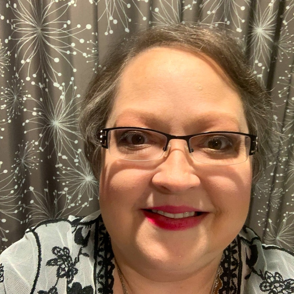 Meet your Posher, Debbie